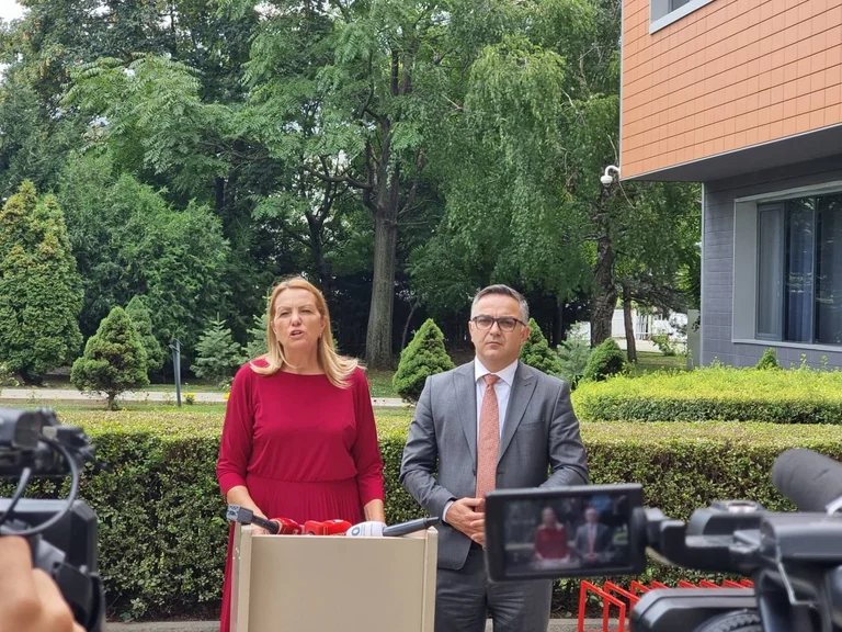 AAK condamne la sélection d'ambassadeurs par téléphone, Kadrija: La Cour va traiter cette question