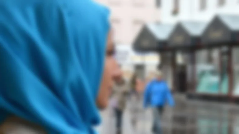 UN kritisiert Frankreich für den Stopp von Kopfwagen in Schulen