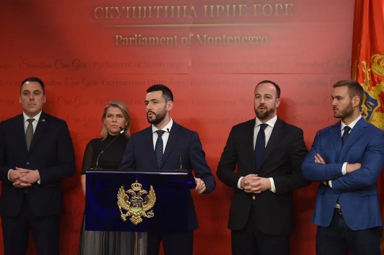 Proposta proposta di goccia Dritan Abazovich