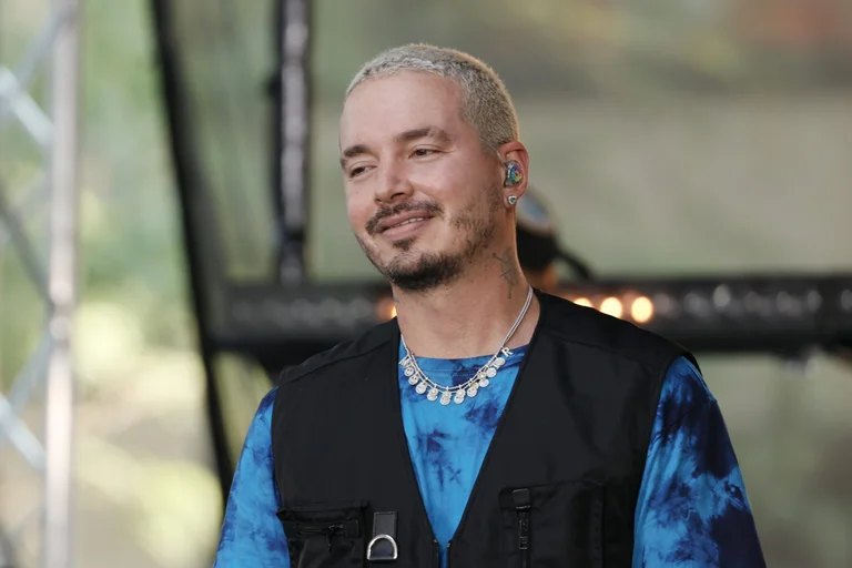 J Balvin a un message pré-réussi à Pristina pour Sunny Hill Festival