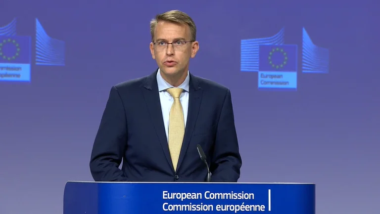 Peter Stano bestätigt die Einladung der EU zwischen Kurti und Vucinqi