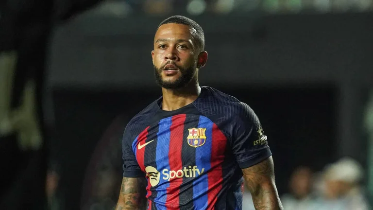 Barcelone prend une décision pour Depayn