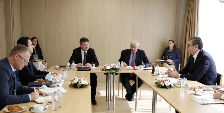 Dialog: Borrell ruft Kurt und Vucinqi in Brüssel an