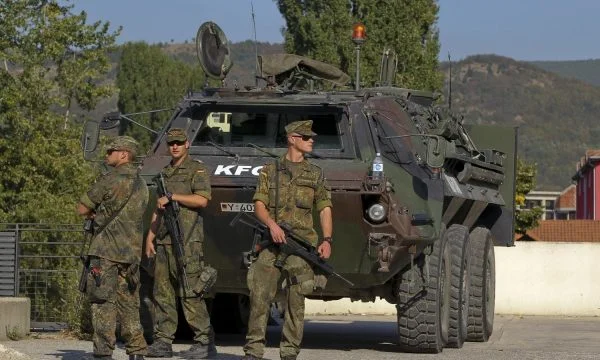 Dopo i blocchi stradali nel nord di Mitrovica, KFOR va a controllare
