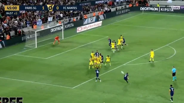 Crazy shot from Neymar, marked by cheap shooting at the corner of the gate