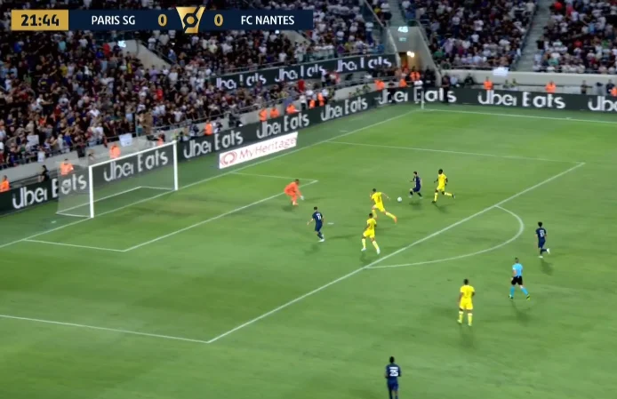 A goal that doesn't want to comment... Messy loses to Nantes' goalkeeper.