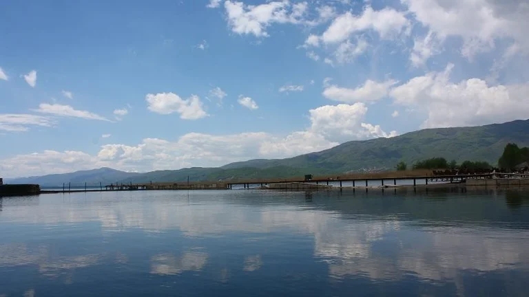 Un vieil homme se noie dans les eaux du lac Ohrid