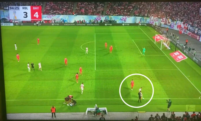 Il più intelligente giocatore di calcio Olmo, il video che sta pensando ai social network.