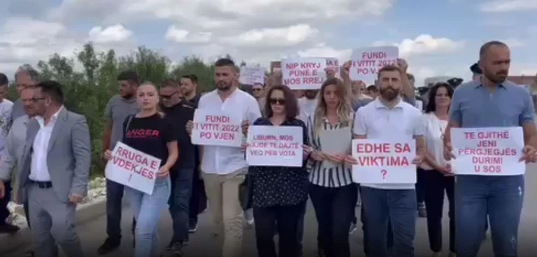 Action citoyenne sur le magistrat Podujevo-Pristina où le couple de Malisheva est décédé