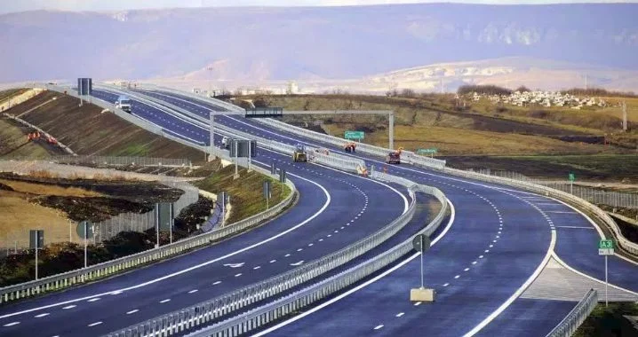 Vet camion su Arber Xhaferi Highway, una persona muore