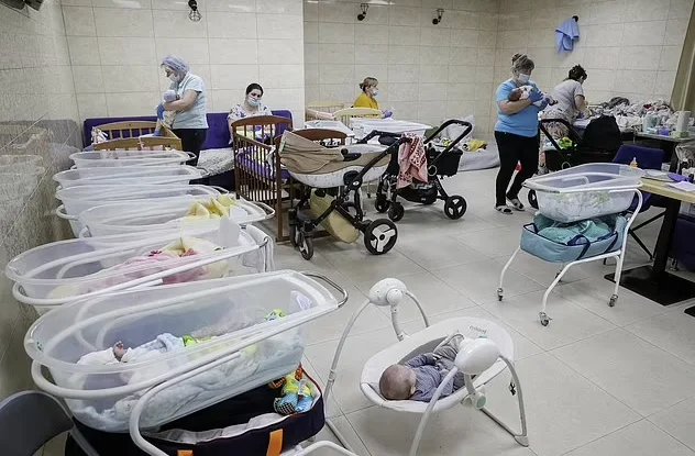 La guerre n'a pas arrêté la vie à Kiev: Près de 6 mille bébés nés depuis février