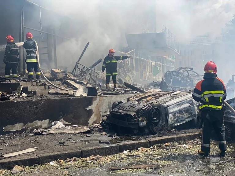 Huit tués dans l ' est de l ' Ukraine dans les 24 heures
