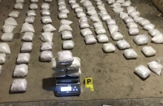 Svizzera: Albanese di 24 anni catturato con sette chilogrammi di eroina e una cocaina