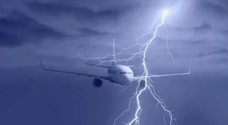 Clan: The lightning hits the plane at Adem Jashari, carrying passengers from Basel
