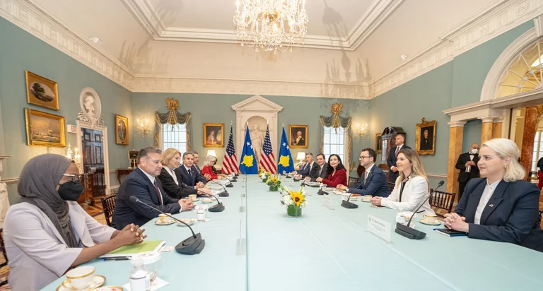 They didn't show the woman with the headscarf, Kurt's spokesman: The selected photos from what we had, the focus was on leaders