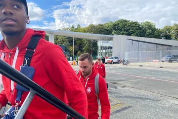 Panic für Antwerpen vor dem Lichtspiel, hatte Probleme während der Reise nach Pristina