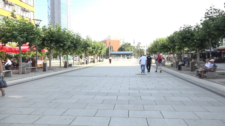 Despite the crisis, citizens plan holiday on coast they don't change Albania