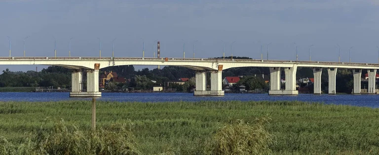 Ukrainian Army destroys bridge used by Russia to Kherson