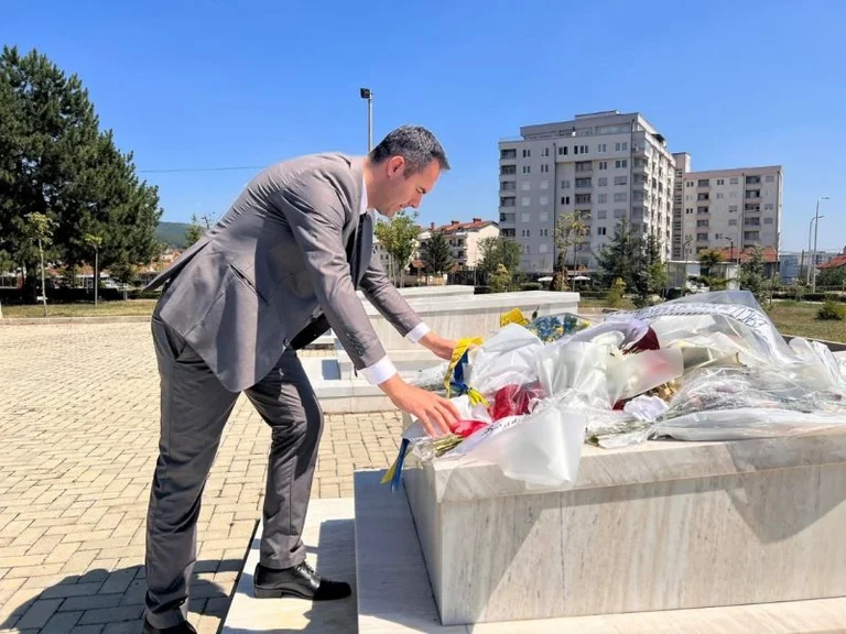Conjufca pays respects at Adam Demach's grave
