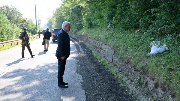 Svechla paid tribute at the place where Enver Zymber was killed