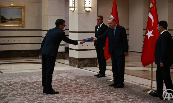 Ambassador Agon Vrenesey meets with Erdogan, hands the letters to the credentials