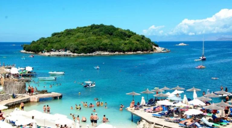 Nga 1 qershori hapen plazhet në Shqipëri