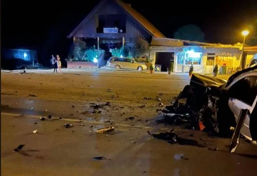 Ein 23-jähriger Mann stirbt nach einem schweren Unfall zwischen Kosovo und Belgrad.