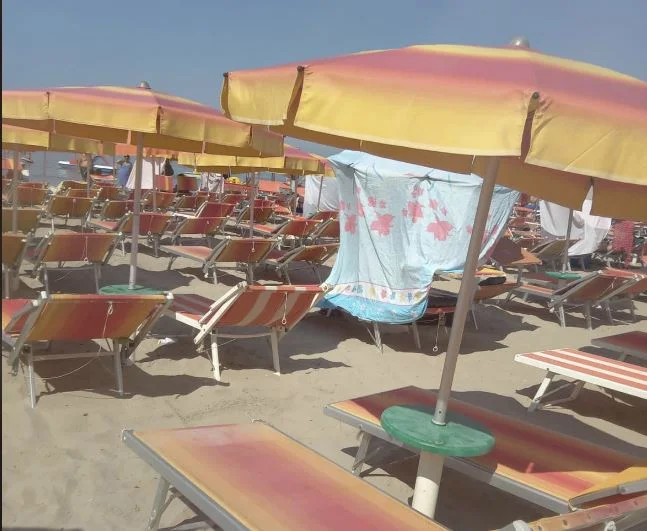 The reader from Durres sends these photos to Periscope: Empty Tents