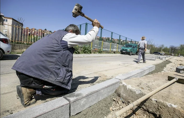 I prezzi accessibili: Comune di Pristina vuoto circa 10 posti di lavoro