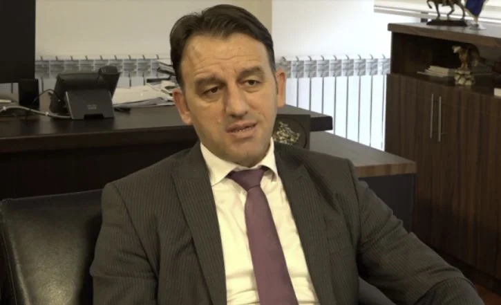 Assicurazione sanitaria Direttore Fatmir Plakiqi Suspends
