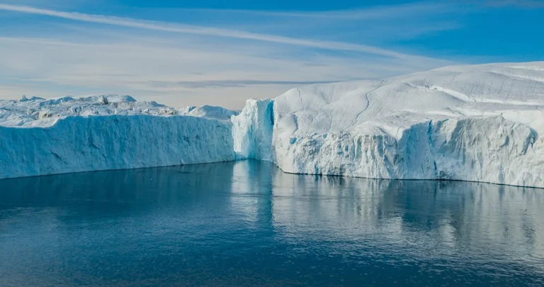 Il ghiaccio della Groenlandia si scioglie: In tre giorni sono state create 18 miliardi di tonnellate di acqua