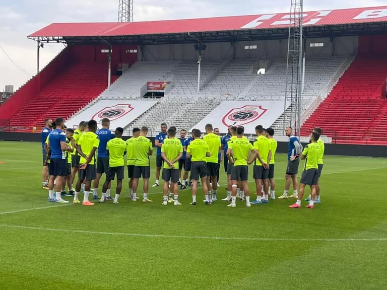 Light completes final training, ready for the Royal Antwerp match