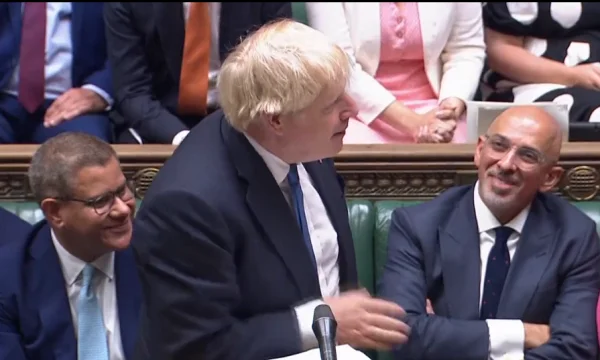 Quoi de neuf ? Johnson apparaît au parlement