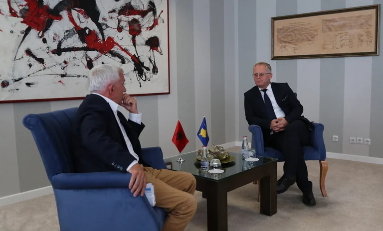 Bislim meets Minxhozi to express congratulations after Albania opened negotiations