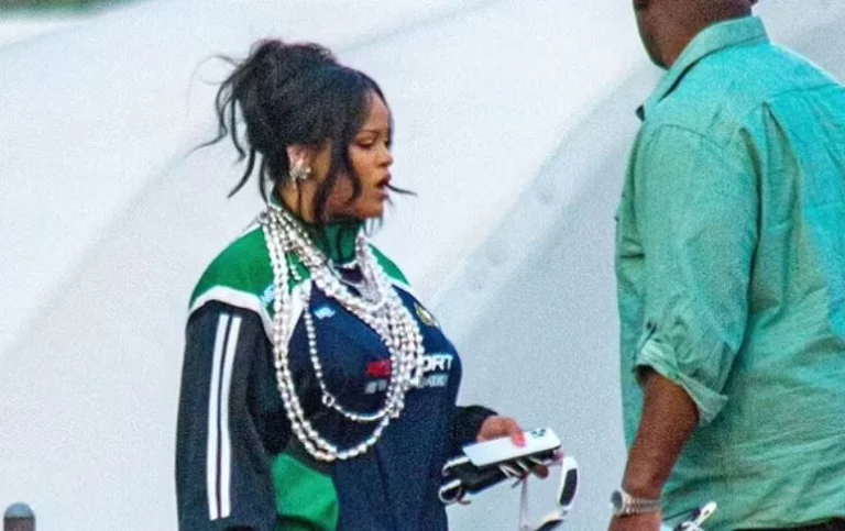 That's what Rihanna looks like two months after she gave birth to her son (Photo)