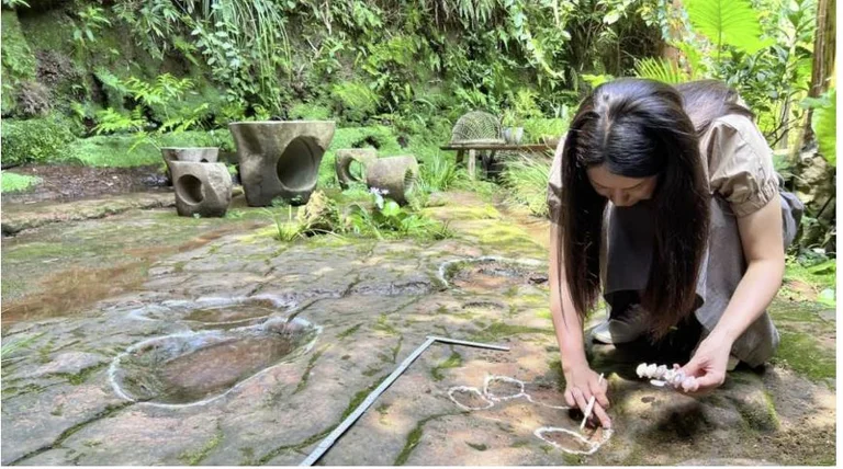 The traces of 100 million-year-old dinosaurs are found in a restaurant in China