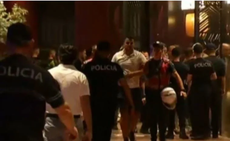 Segnala la polizia di stato dopo la lotta dei fan in Albania: 1 efficace e un <x0ulras
