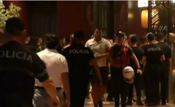 Berichte Staatspolizei nach dem Fankampf in Air Albanien: 1 effektiv und ein <x0ulras” verletzt, 25 Personen verhaftet