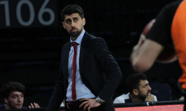 Official: This is Peja's new coach.