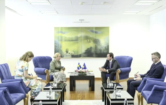 Kurti all'addio con l'ambasciatore della Svezia, paese che dà il Kosovo oltre 10m euro all'anno