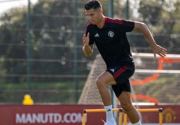 Interessanterweise waren die zweitrangigen Teamspieler in England überrascht, Ronaldo-Training mit ihnen zu sehen