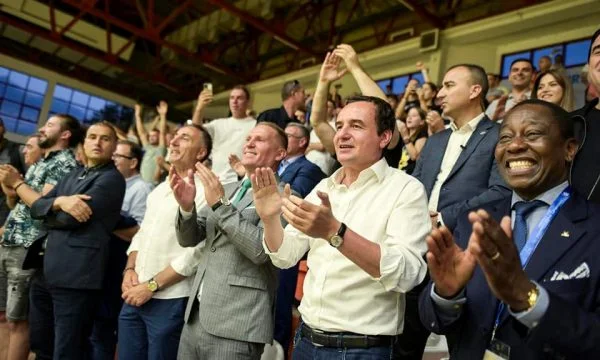 Kurti: Poner a Kosovo en un mapa de estados organizando eventos internacionales