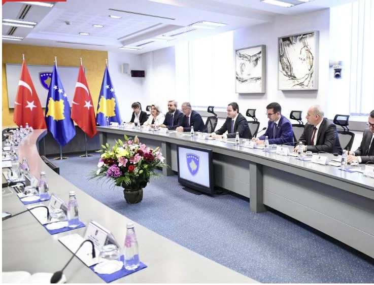 La Turquie exhorte le Kosovo à lutter contre la demande de la FEMO, Ministre de Kurti et “