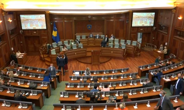 Giovedì, l'Assemblea tiene due sessioni