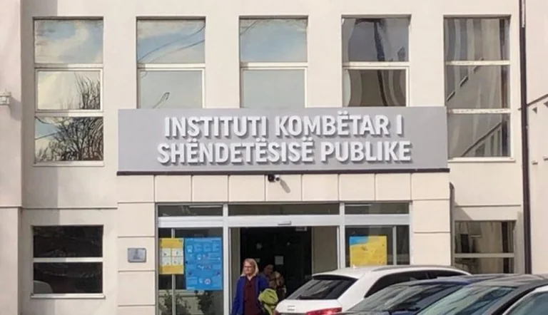 IKSHPK me udhëzime për nxënësit: Secili duhet ta sigurojë vetë maskën
