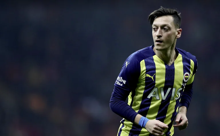 Ozil es transferido a Estambul Başakşehir