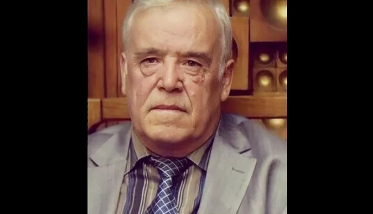 Just like Professor Skender Gashi left: All personal library donated to the National Library
