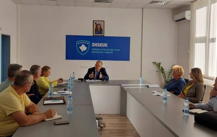 Krasniqi rencontre les directeurs d'hôpital, appelle à la mobilisation pour COVID-19