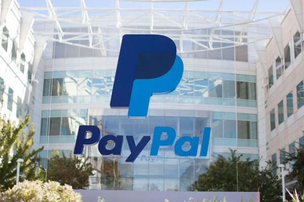 Chambre de commerce: emploi PayPal autorisé au Kosovo