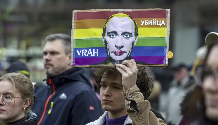 They can't get partner bodies from the morgue: petition starts in Ukraine legalising LGBT marriages